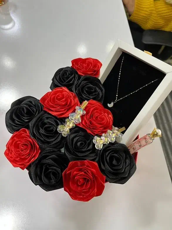 انواع دسته گل برای عزیزانتان|گل مصنوعی|پرند, فاز ۰|دیوار