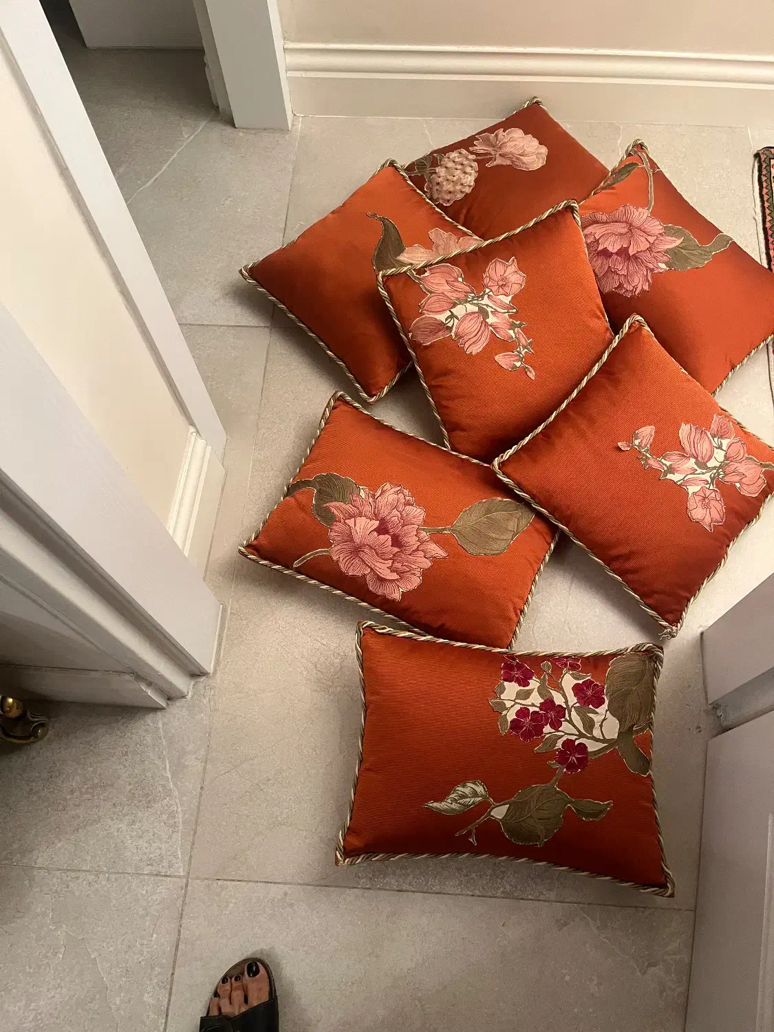 اباژور ایستاده بهمراه کوسن|چراغ خواب و آباژور|تهران, زعفرانیه|دیوار