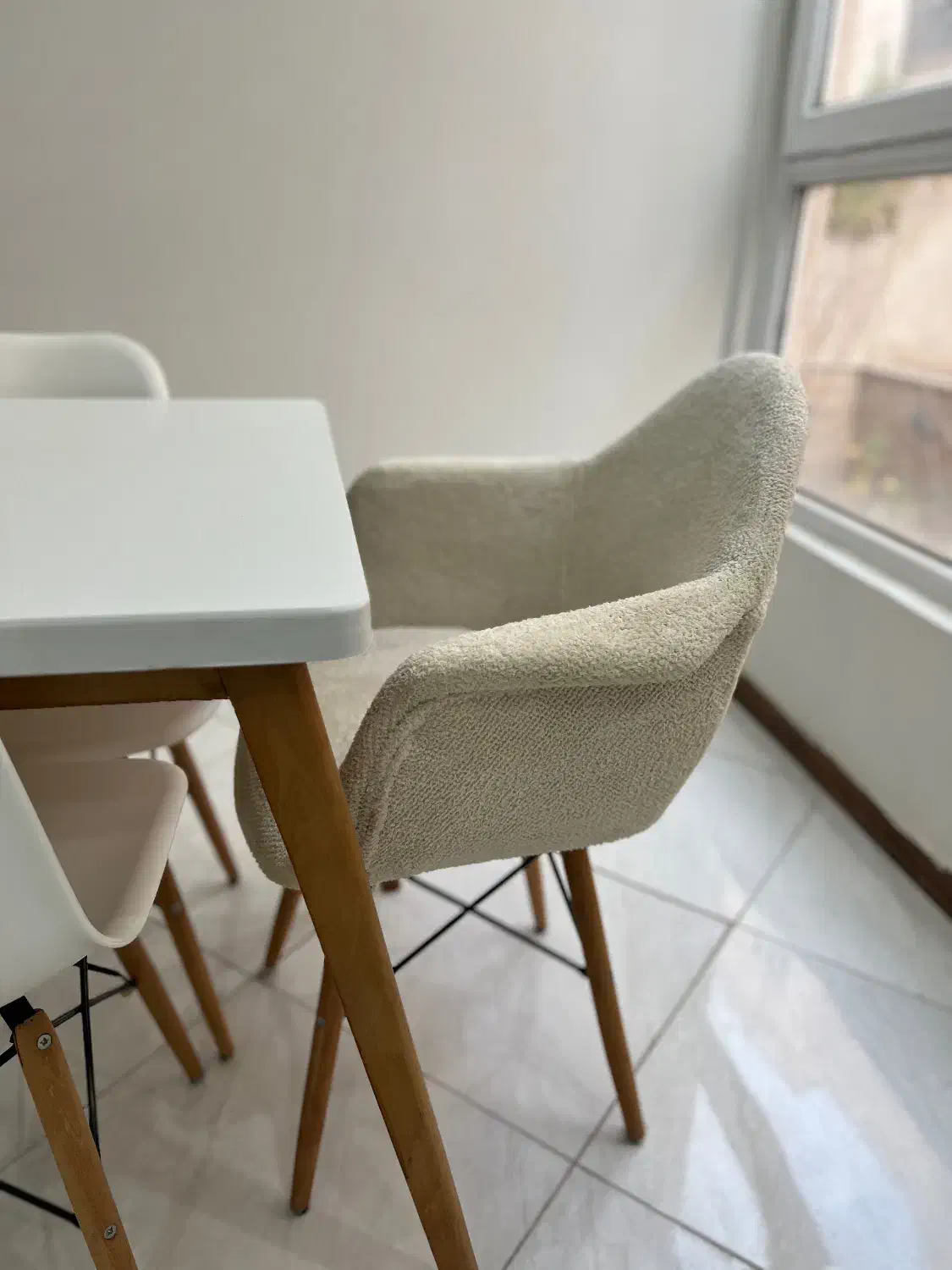 میز ناهارخوری۶نفره،تخت دونفره بااینه کنسول۶کشودار|تخت و سرویس خواب|هشتگرد, فاز ۲ مهستان|دیوار