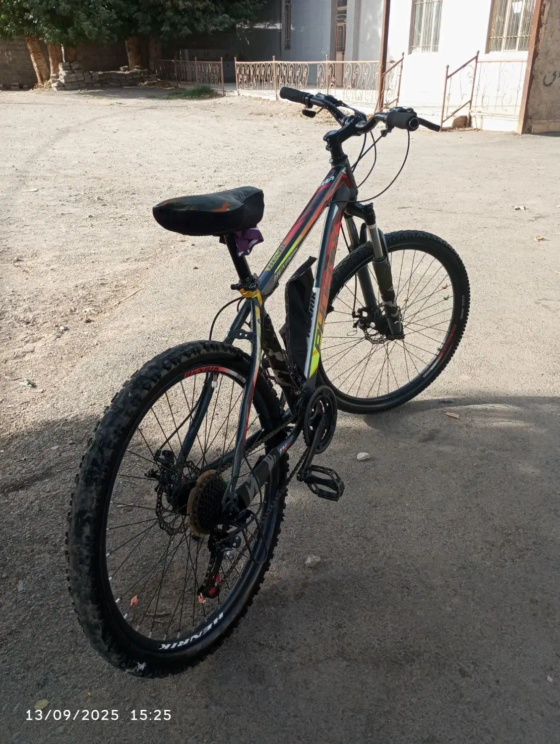 دوچرخه کم کار تمیز هنریک|دوچرخه، اسکیت، اسکوتر|نیشابور, فخریه|دیوار