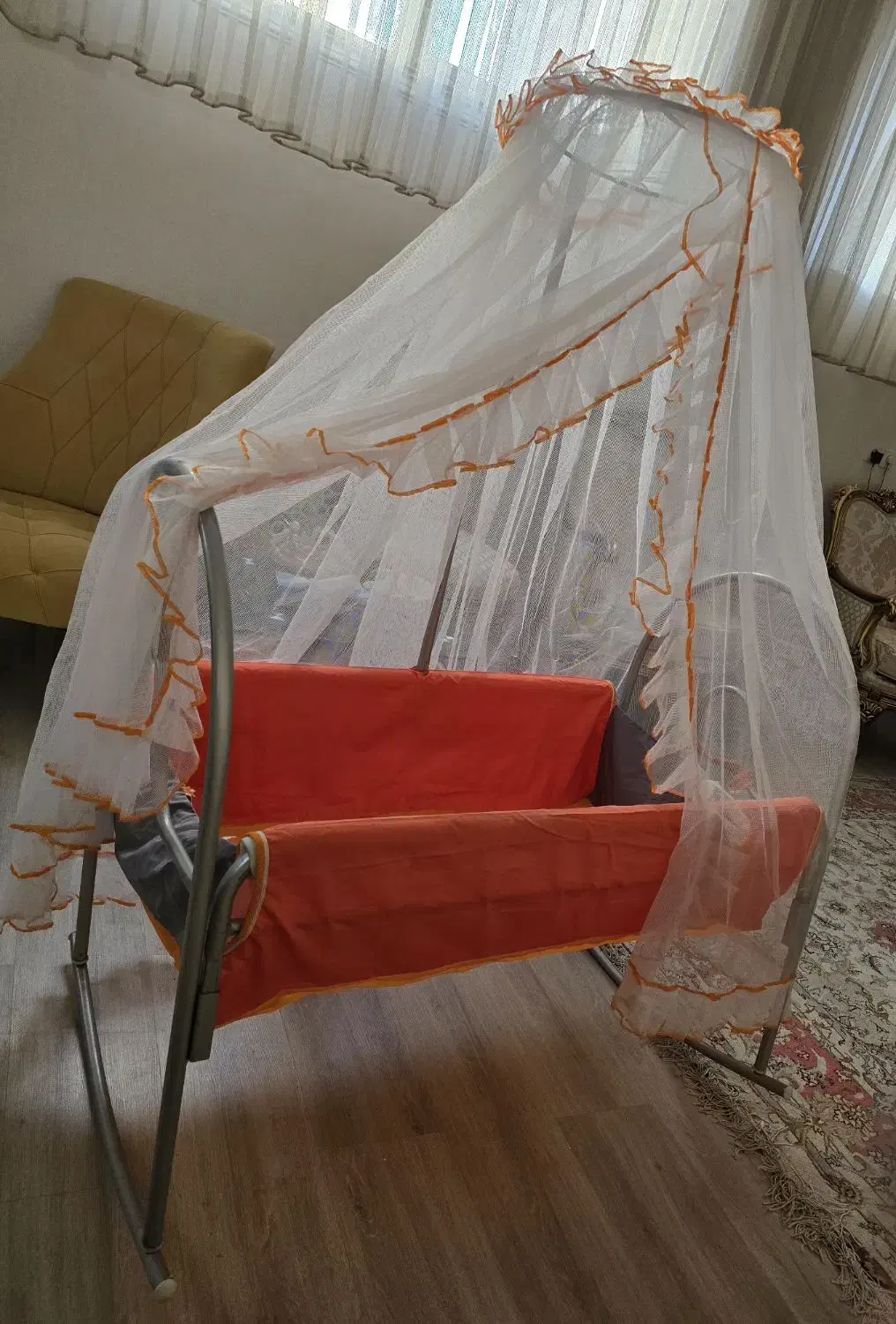 گهواره و تخت نوزاد|تخت و صندلی بچه|تبریز, |دیوار