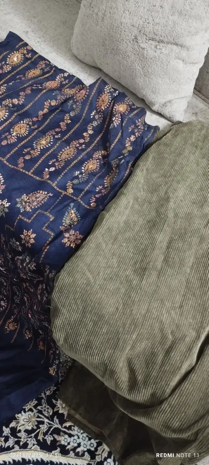 تعدادی مانتو|لباس|نیشابور, شهرک بهداری|دیوار