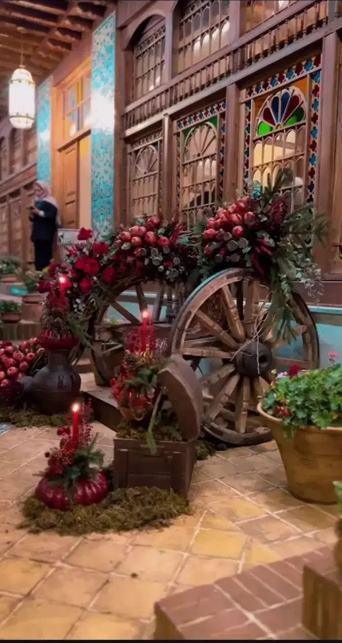 عکاسی یلدایی در لوکیشن جذاب|خدمات پذیرایی، مراسم|رشت, گلسار|دیوار