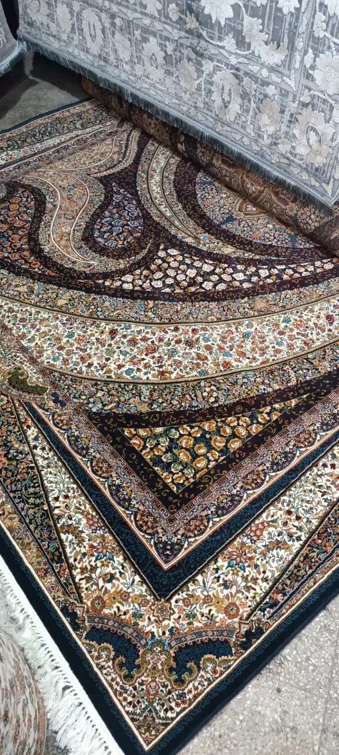 ۳ تخته فرش ( ۹ متری . هفتصد شانه)|فرش|قروه, |دیوار