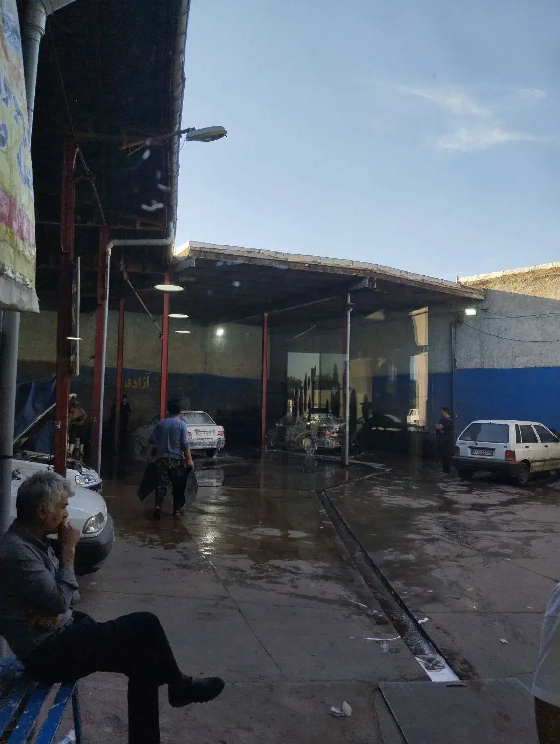 کارگر ساده و بازنشسته جهت کار در کارواش نیازمندیم|استخدام سرایداری و نظافت|قزوین, |دیوار