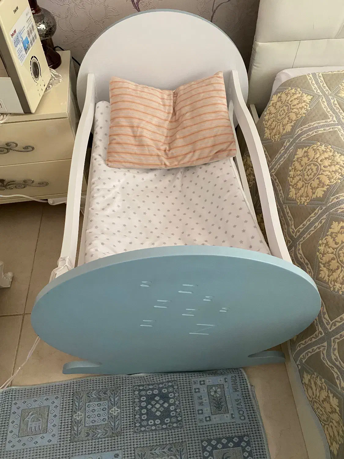 گهواره چوبی|تخت و صندلی بچه|قم, سالاریه|دیوار