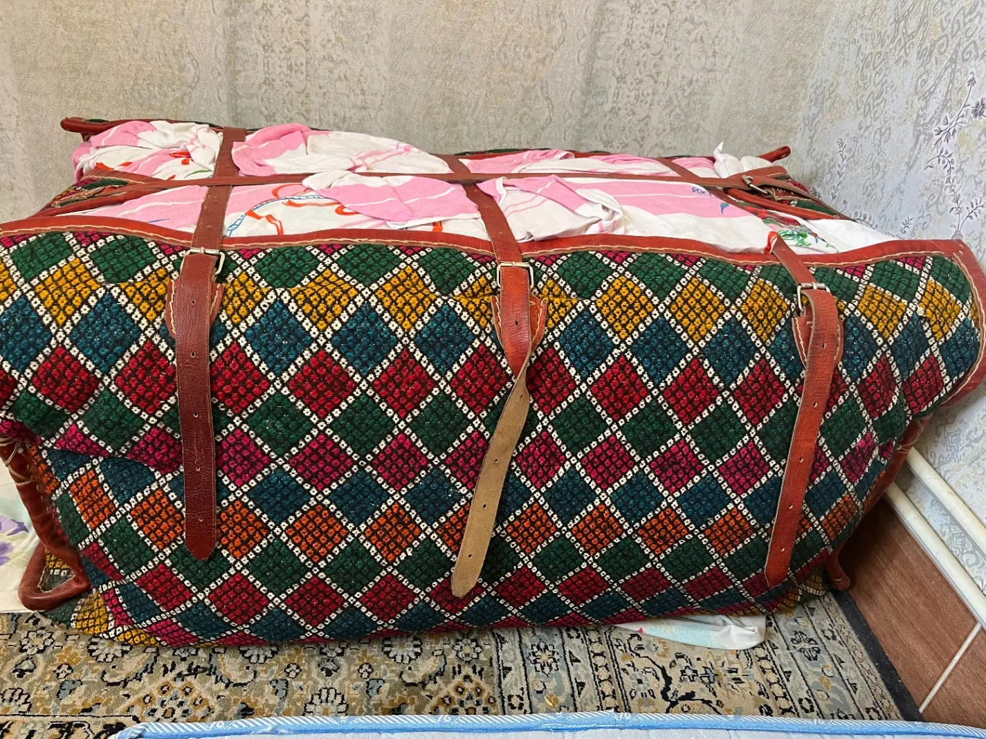 مفرش|فرش|اصفهان, بهارستان|دیوار