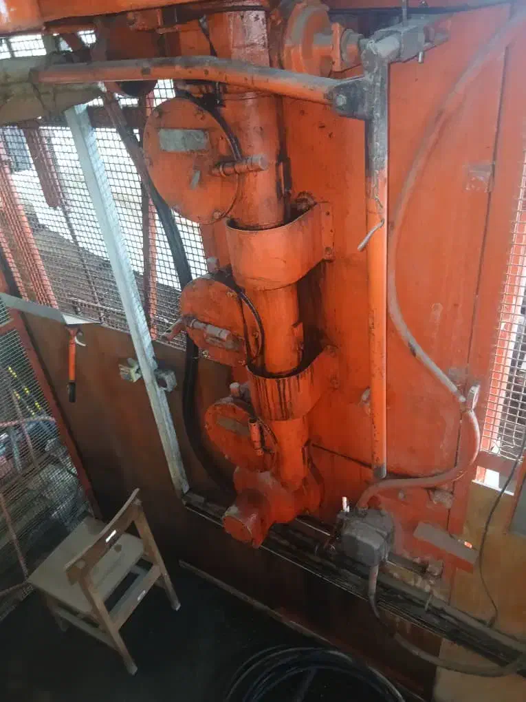 فروش آسانسور کارگاهی 2دوتن 700کیلوگرم بسیار سالم|ماشین‌آلات صنعتی|تهران, خلیج فارس|دیوار