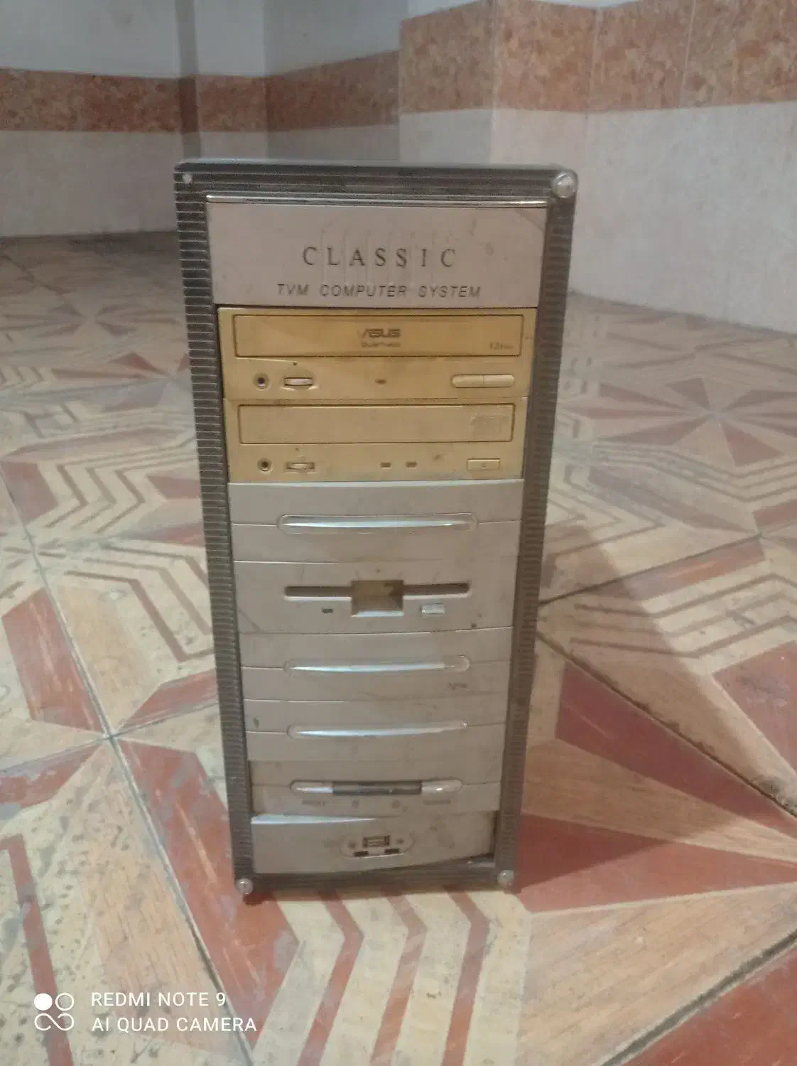 کیس کامپیوتر قدیمی|رایانه رومیزی|تبریز, |دیوار