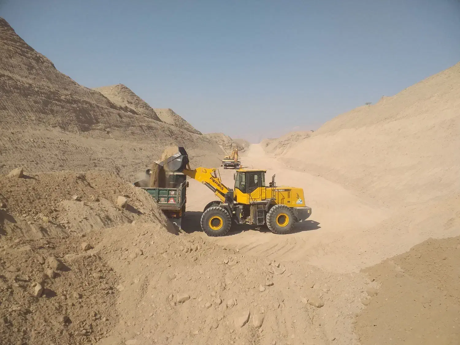 نقشه بردار .طراحی .دفتر فنی .اجرا راهسازی|خدمات پیشه و مهارت|خمیر, |دیوار