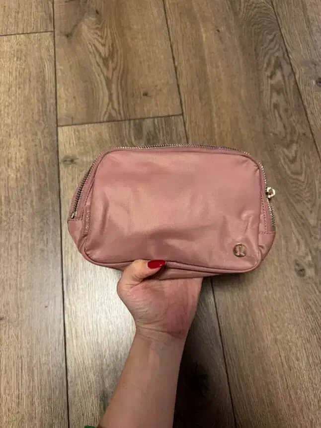 کراس بادی لولولمون|کیف، کفش، کمربند|تهران, نظامی گنجوی (توانیر)|دیوار