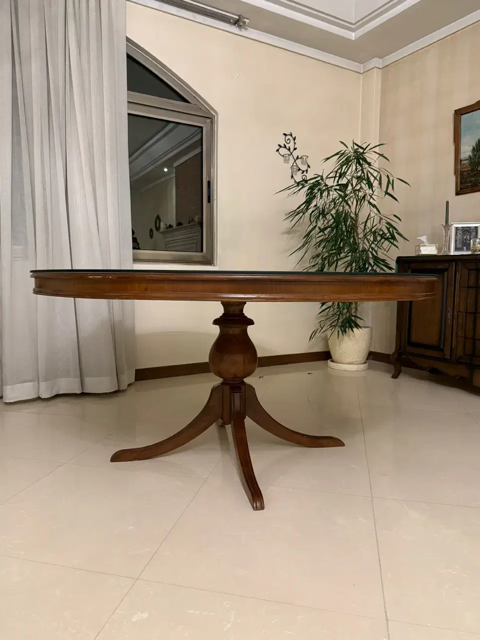 میز چوبی گرد ۸ نفره بدون‌صندلی|میز و صندلی غذاخوری|تهران, زعفرانیه|دیوار