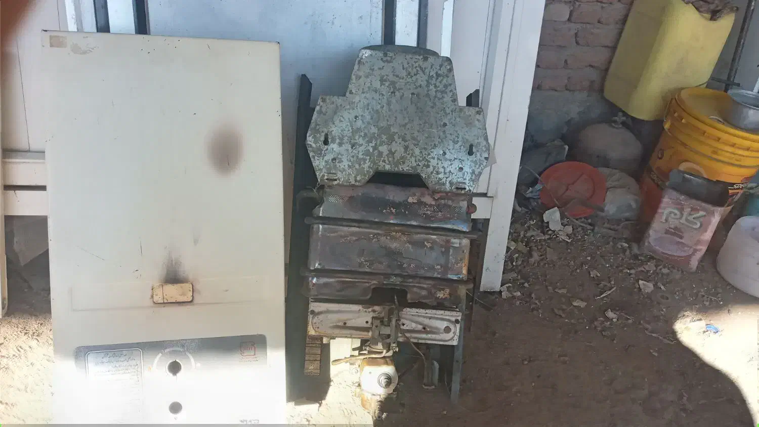 ابگرمکن‌‌دیواری‌b۱۵‌سالم|آبگرمکن، پکیج، شوفاژ|اردبیل, |دیوار