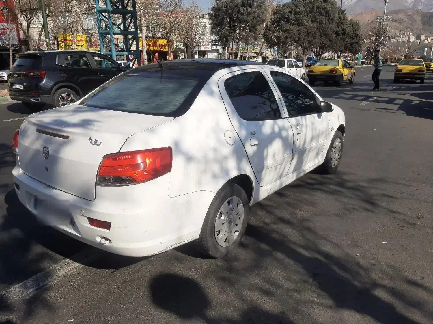 رانا پلاس سقف شیشه ۱۴۰۱|خودرو سواری و وانت|کرج, مصباح|دیوار