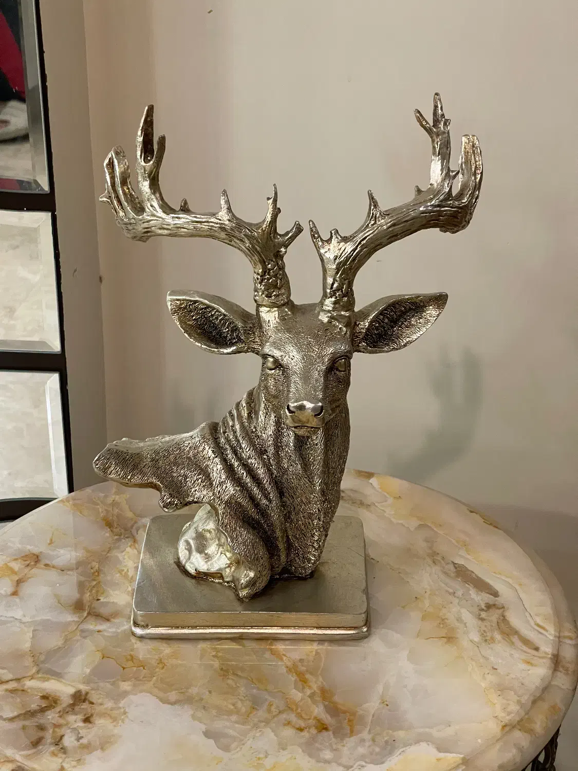 ۲ عدد مجسمه طلایی گوزن و تمساح|مجسمه، تندیس، ماکت|تهران, پاسداران|دیوار