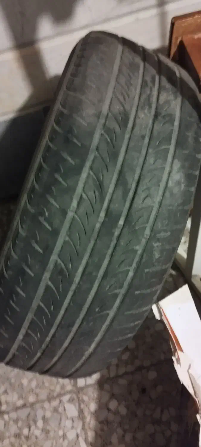 لاستیک۲۰۵ ال نود یا سمند|قطعات یدکی و لوازم جانبی|کاشان, زیارتی|دیوار