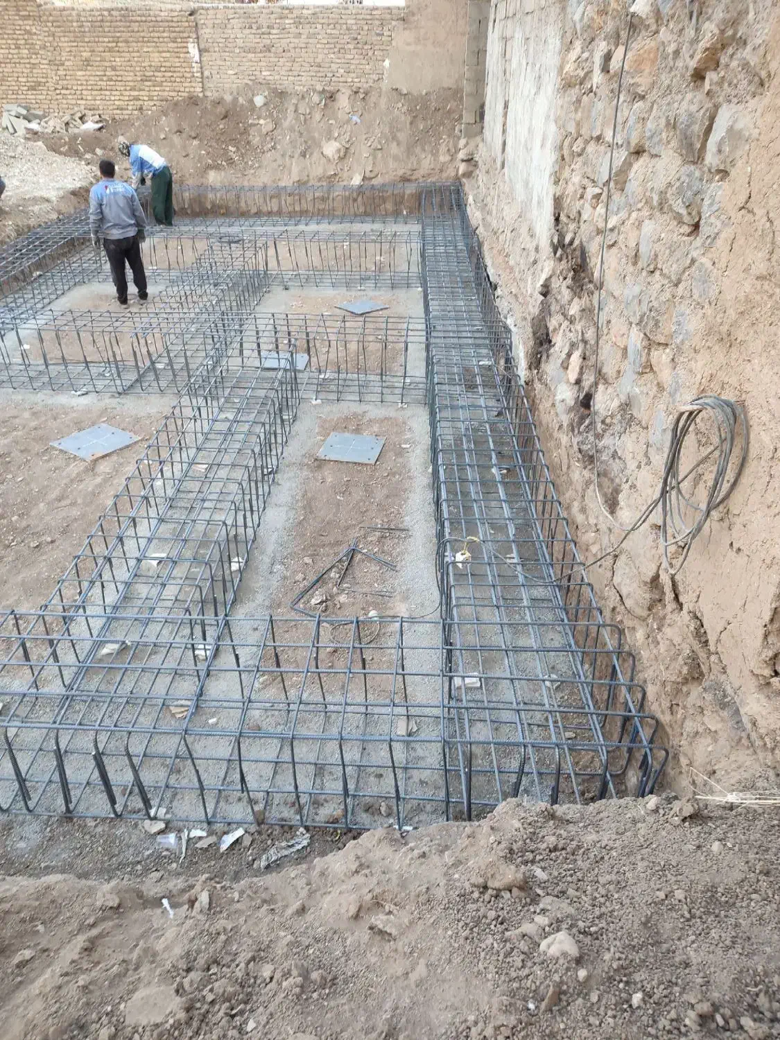 آرماتوربندی و قالب بندی شناژ فنداسیون|خدمات پیشه و مهارت|نورآباد, |دیوار