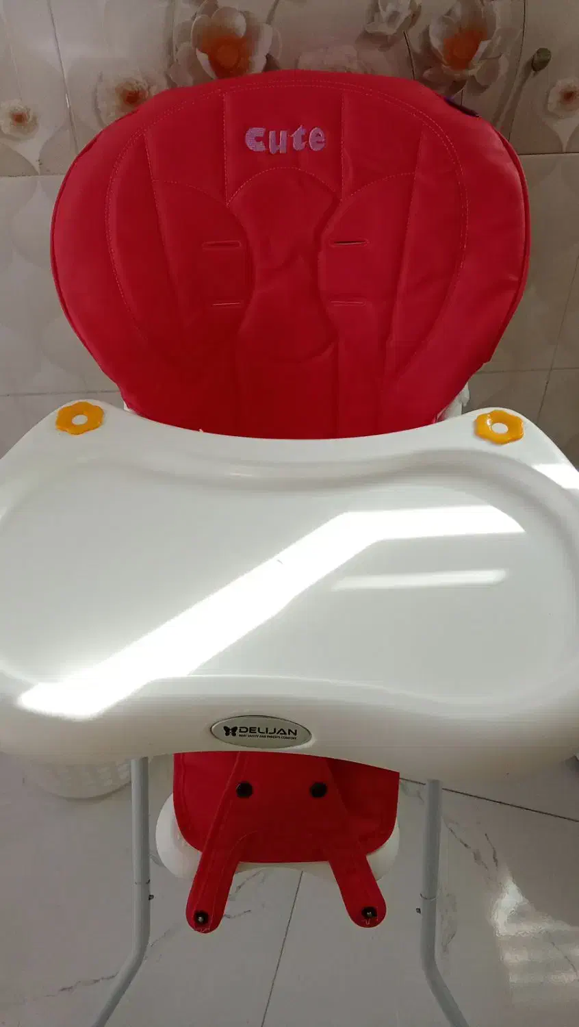 صندلی غذای کودک|تخت و صندلی بچه|سلماس, |دیوار