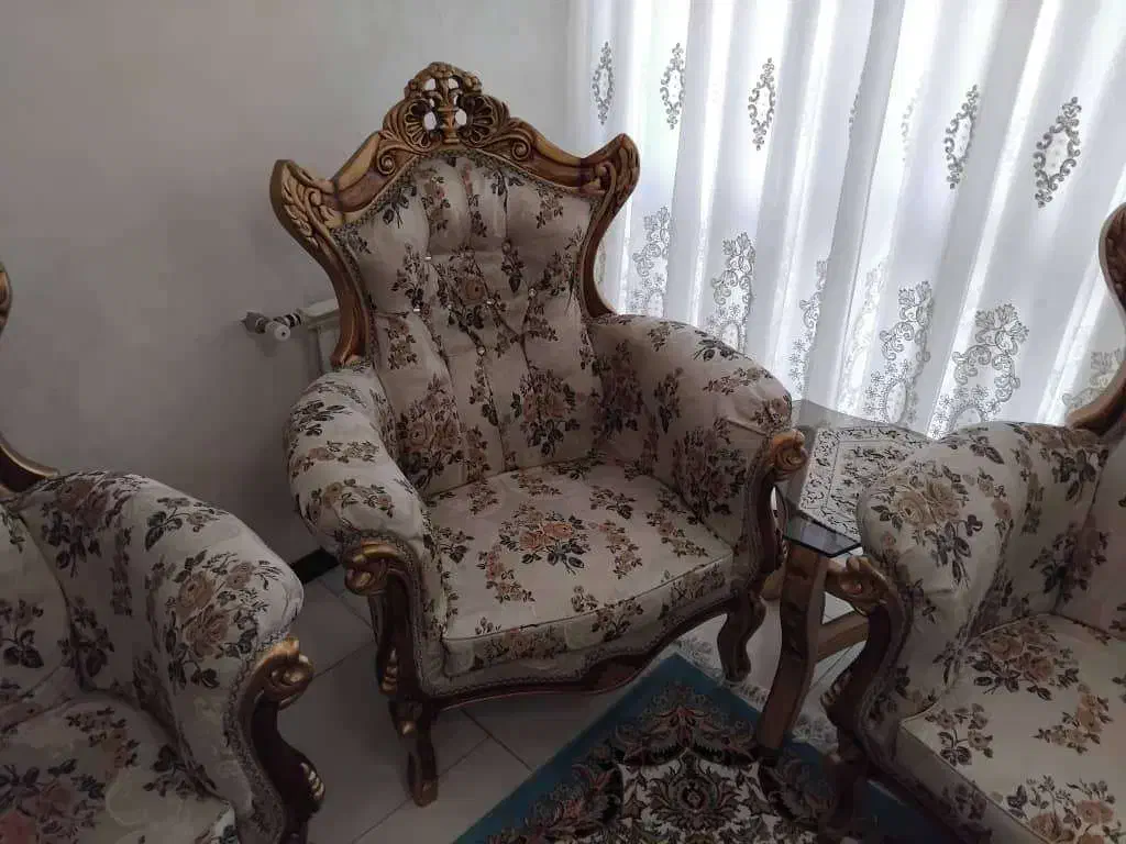 مبل کلاسیک کارکرده سالم،مبل فروشی تماس نگیره|مبلمان خانگی و میز عسلی|هشتگرد, شهرک گلها|دیوار