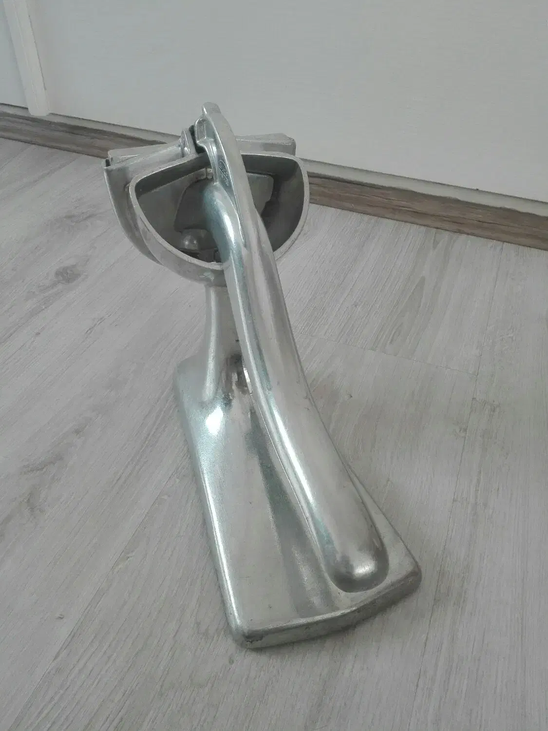 آب انار گیر قدیمی|کلکسیون اشیاء عتیقه|تبریز, |دیوار