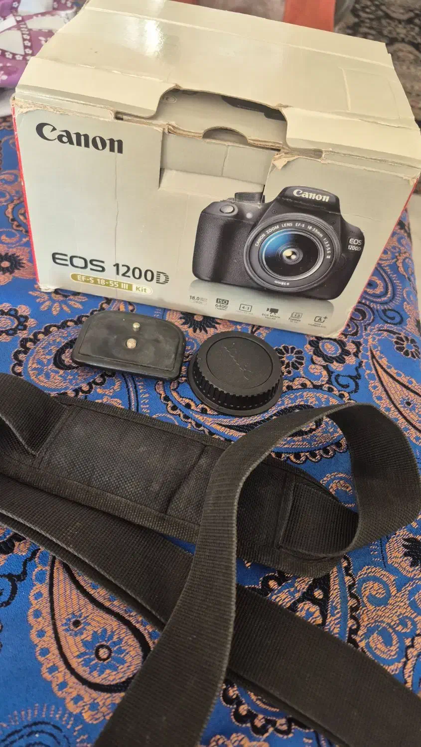 دوربین کنون ۱۲۰۰ d|دوربین عکاسی و فیلم‌برداری|نیشابور, شهرک فرهنگیان|دیوار