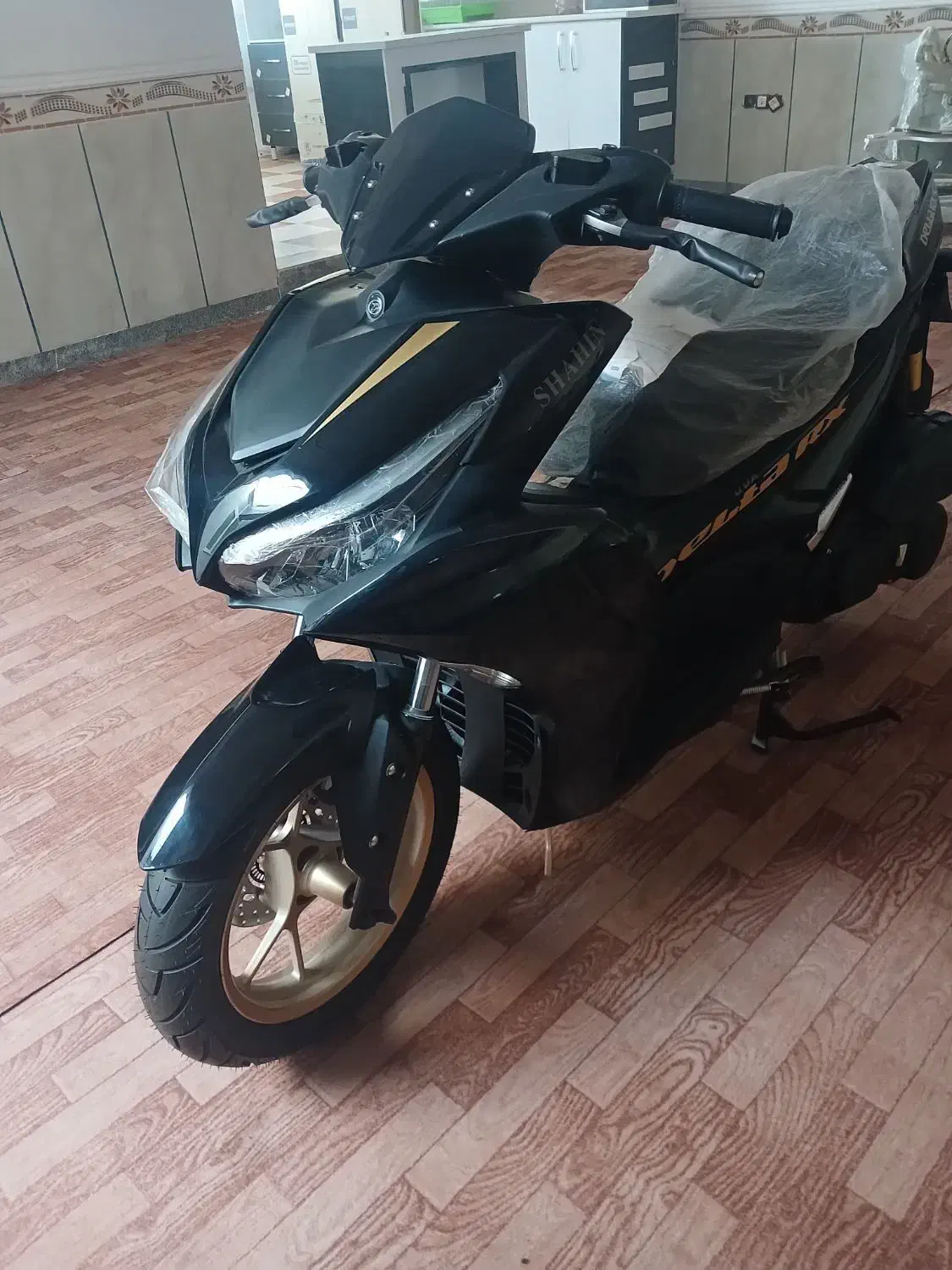 ایروکس خشک|موتورسیکلت|همدان, |دیوار