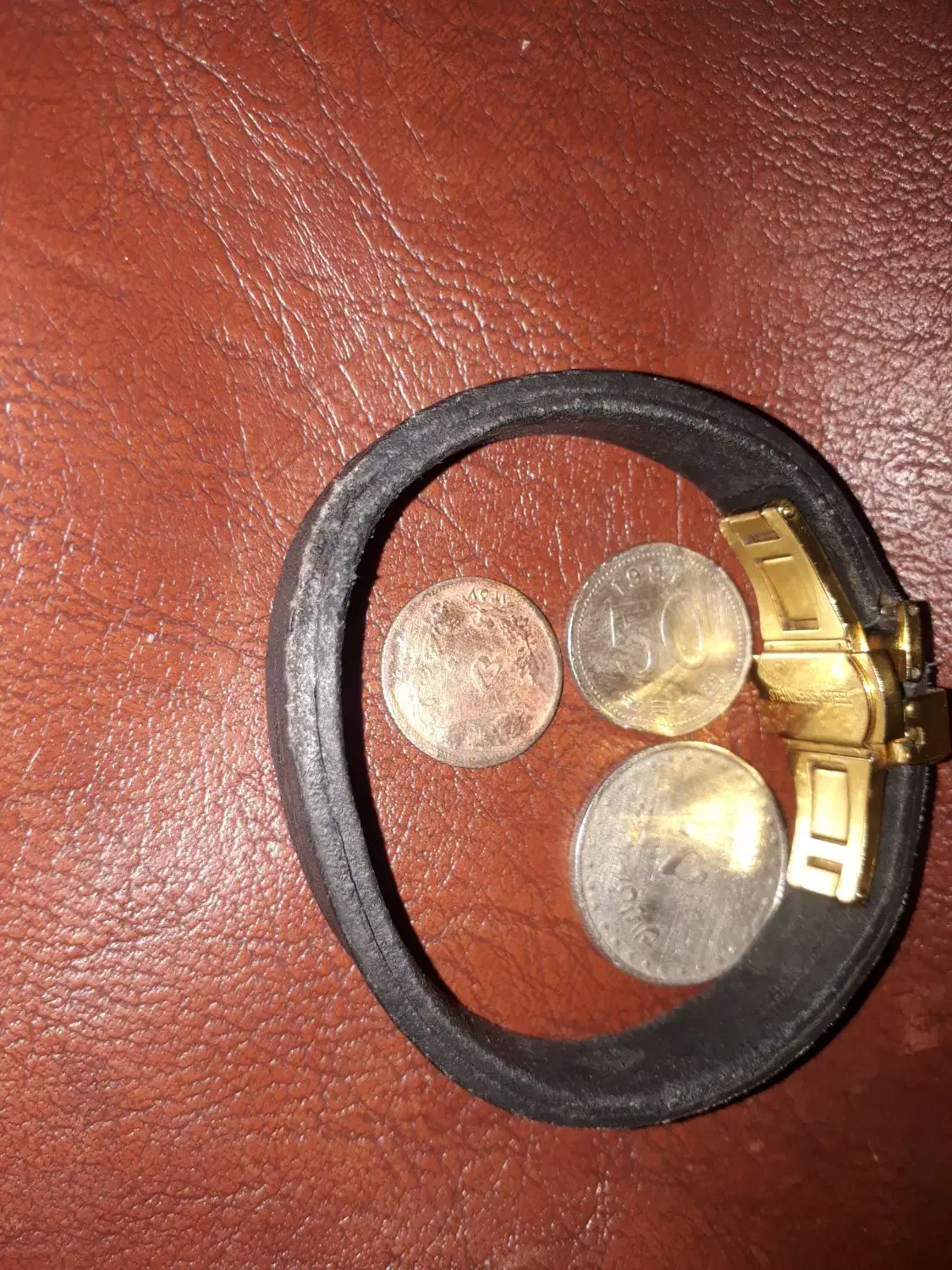 سکه قدیمی ودستبندچرم قفل استیل|کلکسیون سکه، تمبر، اسکناس|پاکدشت, کبودگنبد|دیوار