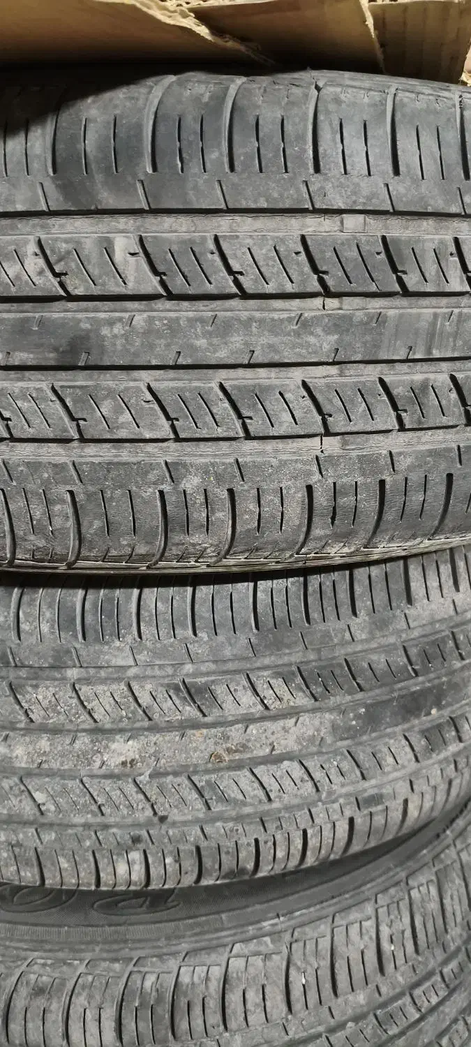 لاستیک پهن ۷۰ درصد|قطعات یدکی و لوازم جانبی|کاشان, قطب راوندی|دیوار