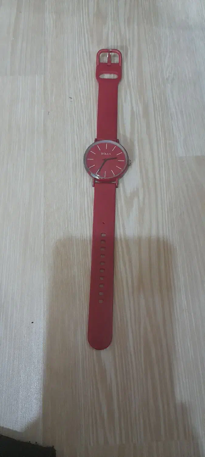 ساعت مچی|ساعت|نیشابور, گمنام غربی|دیوار