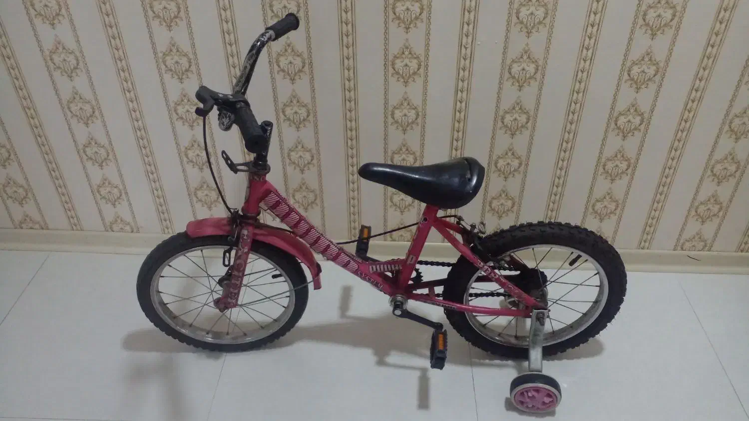 دوچرخه دخترانه ی ۱۶و۲۰|دوچرخه، اسکیت، اسکوتر|مشهد, فرهنگیان (شهرک غرب)|دیوار