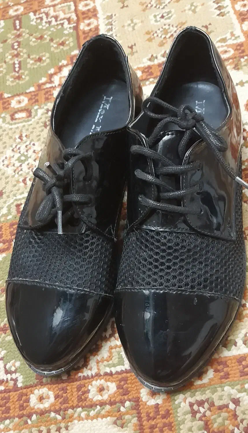 کفش مجلسی|کیف، کفش، کمربند|کاشان, قطب راوندی|دیوار