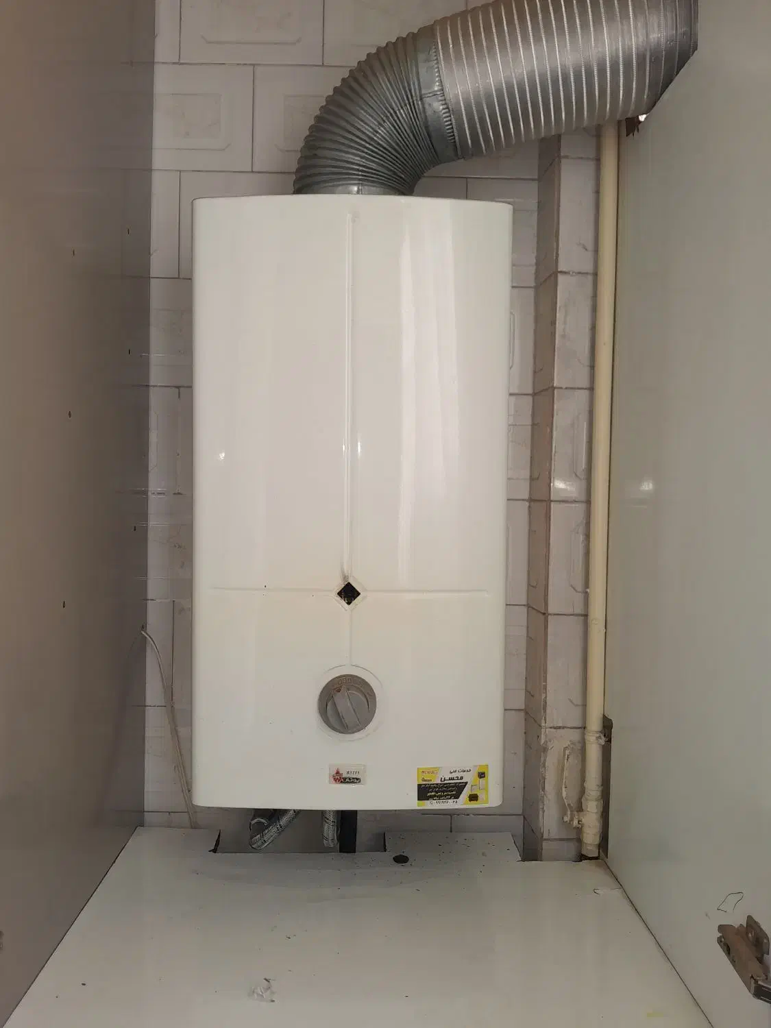 تعمیرات آبگرمکن بخاری پکیج شیرآلات|خدمات پیشه و مهارت|قزوین, |دیوار