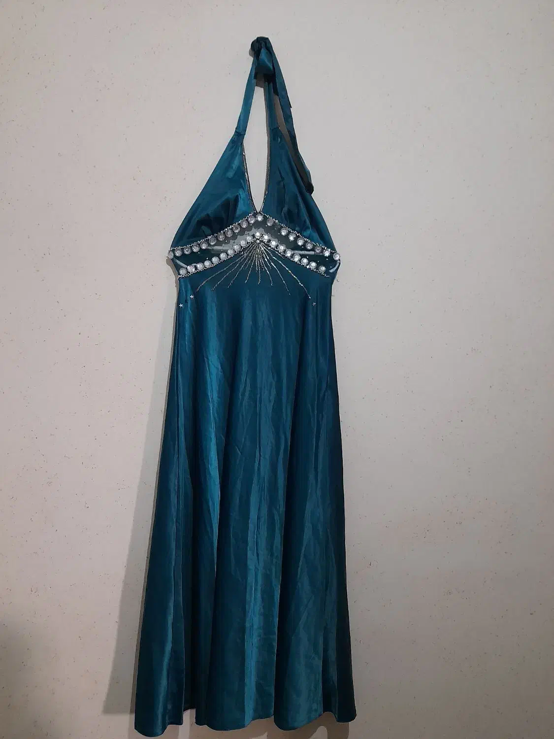 لباس مجلسی|لباس|صدرا-فارس, فاز ۱|دیوار