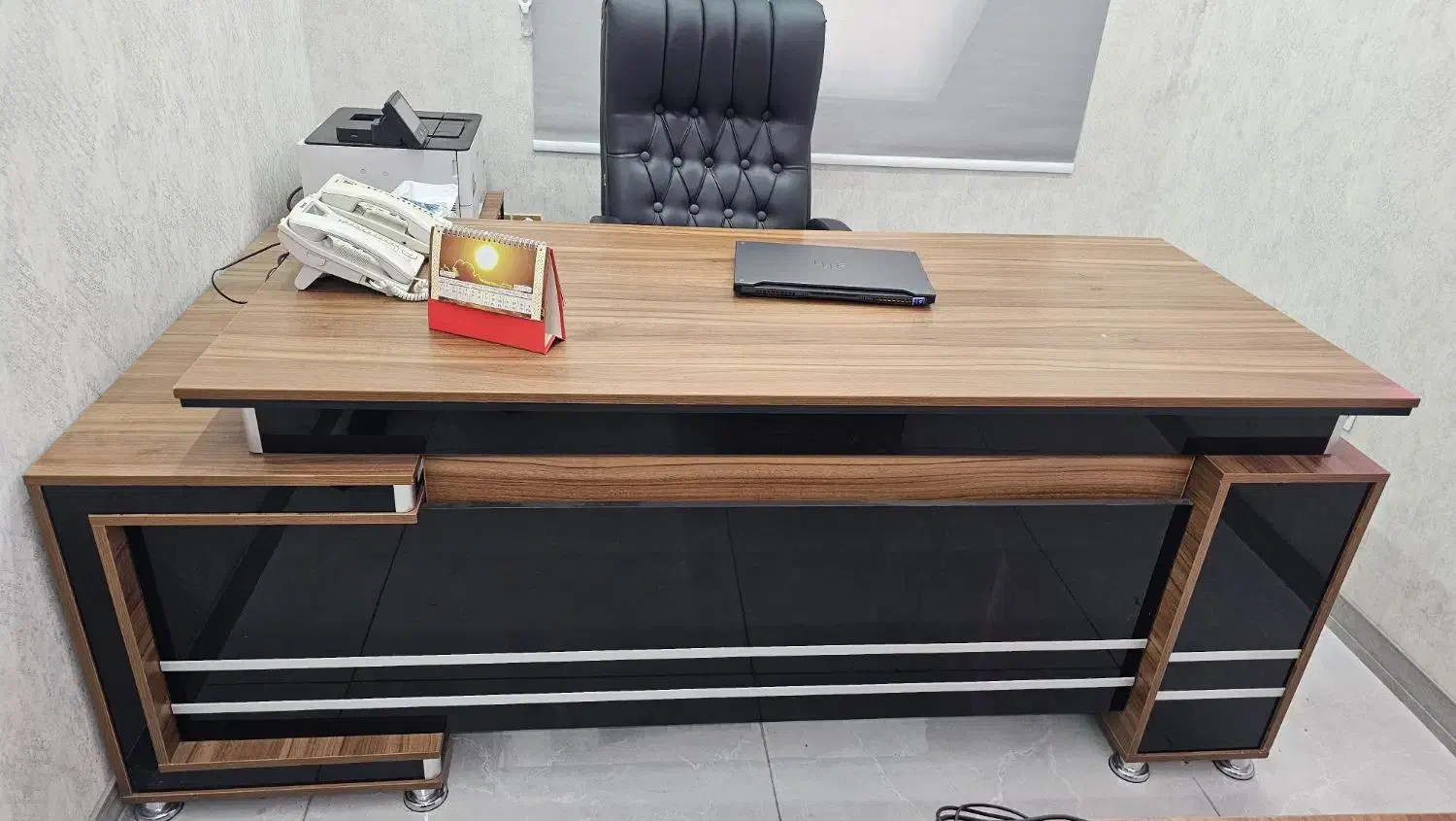 میز،کانتر،میز مدیریت|دفتر کار|شیراز, سینما سعدی|دیوار