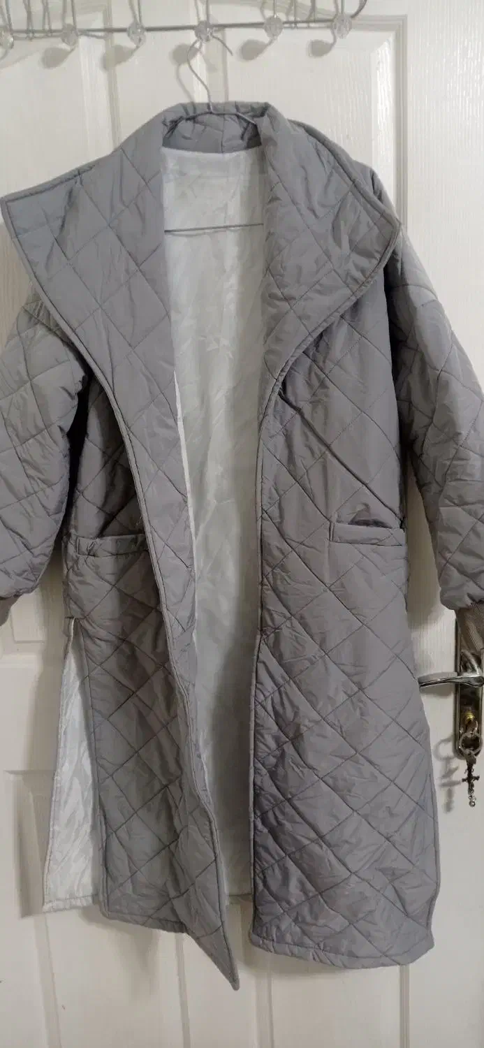 تعدادی کاپشن و هودی در حد نو|لباس|تهران, خاک سفید|دیوار