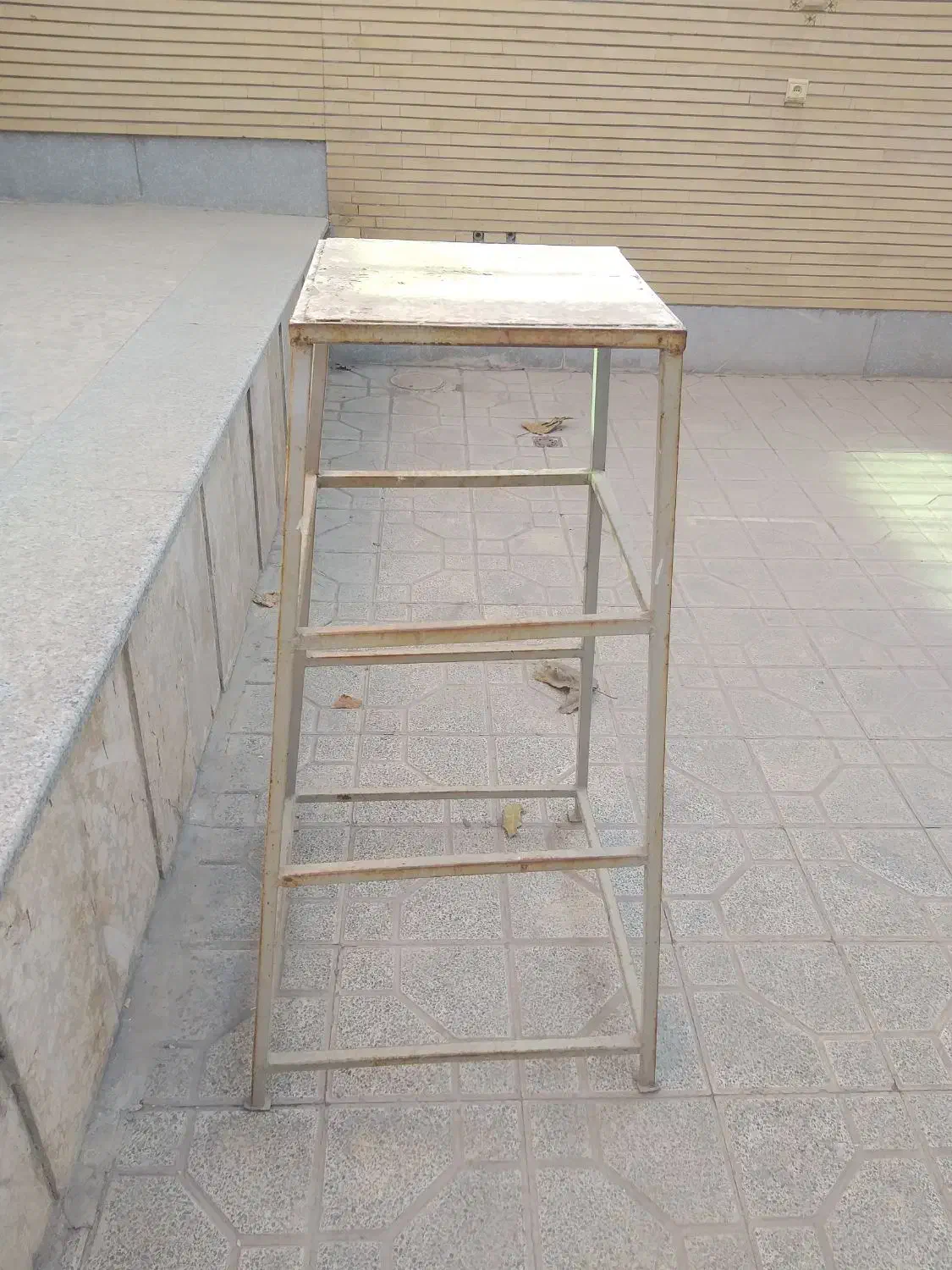 چهارپایه فلزی|صندلی و نیمکت|فولادشهر, B2|دیوار