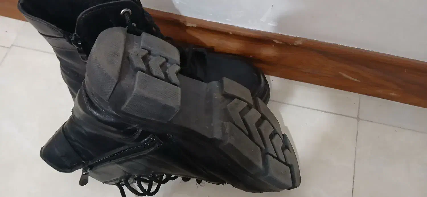 پوتین دخترانه سالم سایز۳۷وکفش سفید مجلسی سایز۳۵|کفش و لباس بچه|میانه, |دیوار