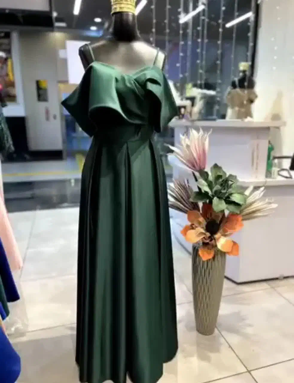 لباس مجلسی نو|لباس|میبد, |دیوار