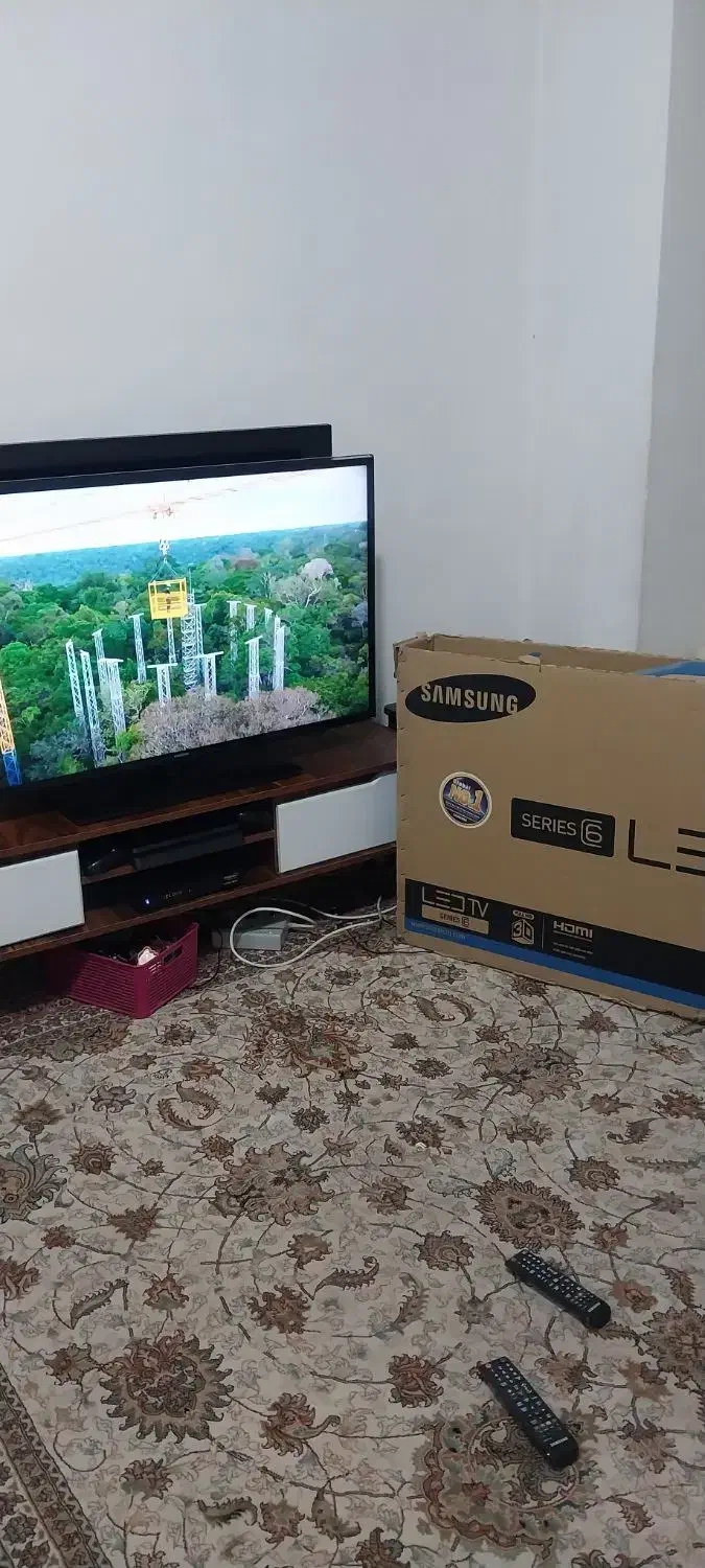 تلوزیون سامسونگ سونی|تلویزیون و پروژکتور|کرج, حصارک پایین|دیوار