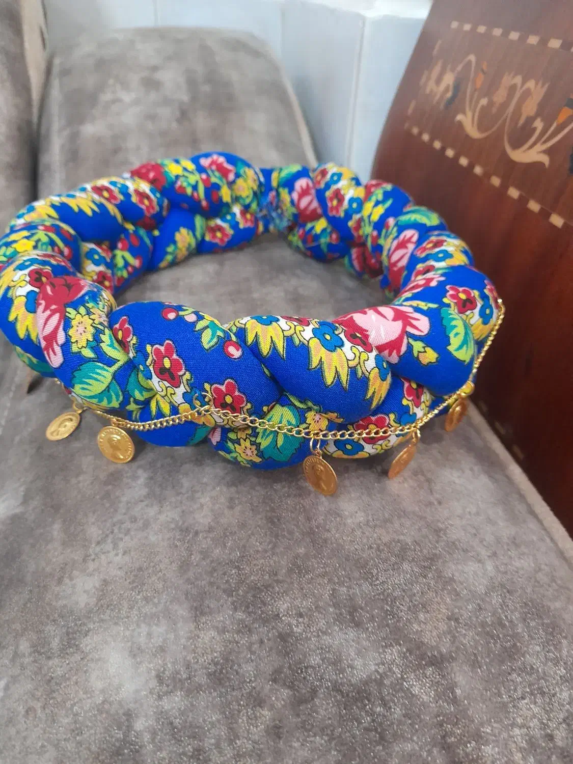 کلاه سر نو|لباس|شهریار, شهریار|دیوار