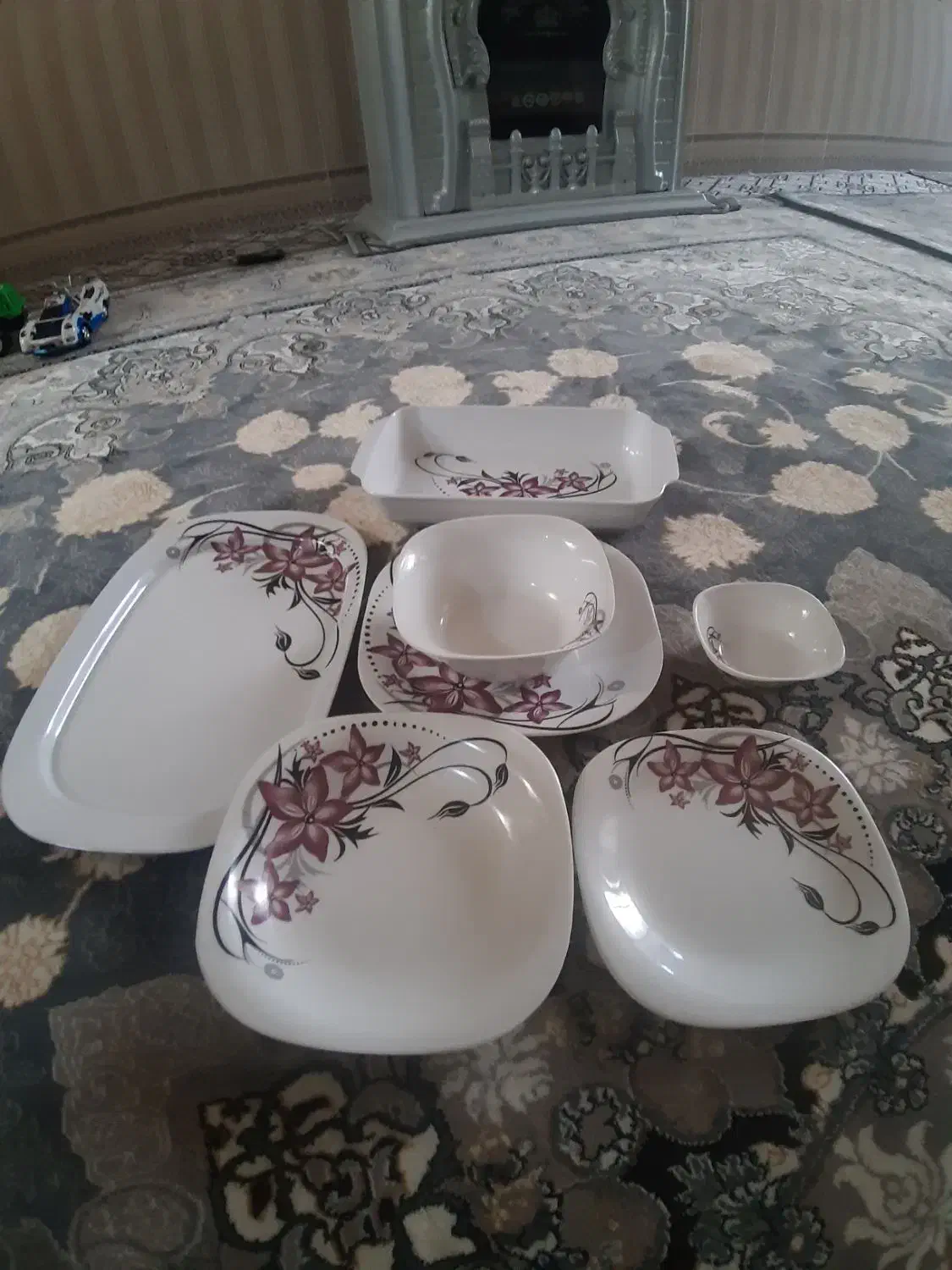 ظروف پذیرایی ملامین گلریز یزد|ظروف سرو و پذیرایی|بروجرد, |دیوار