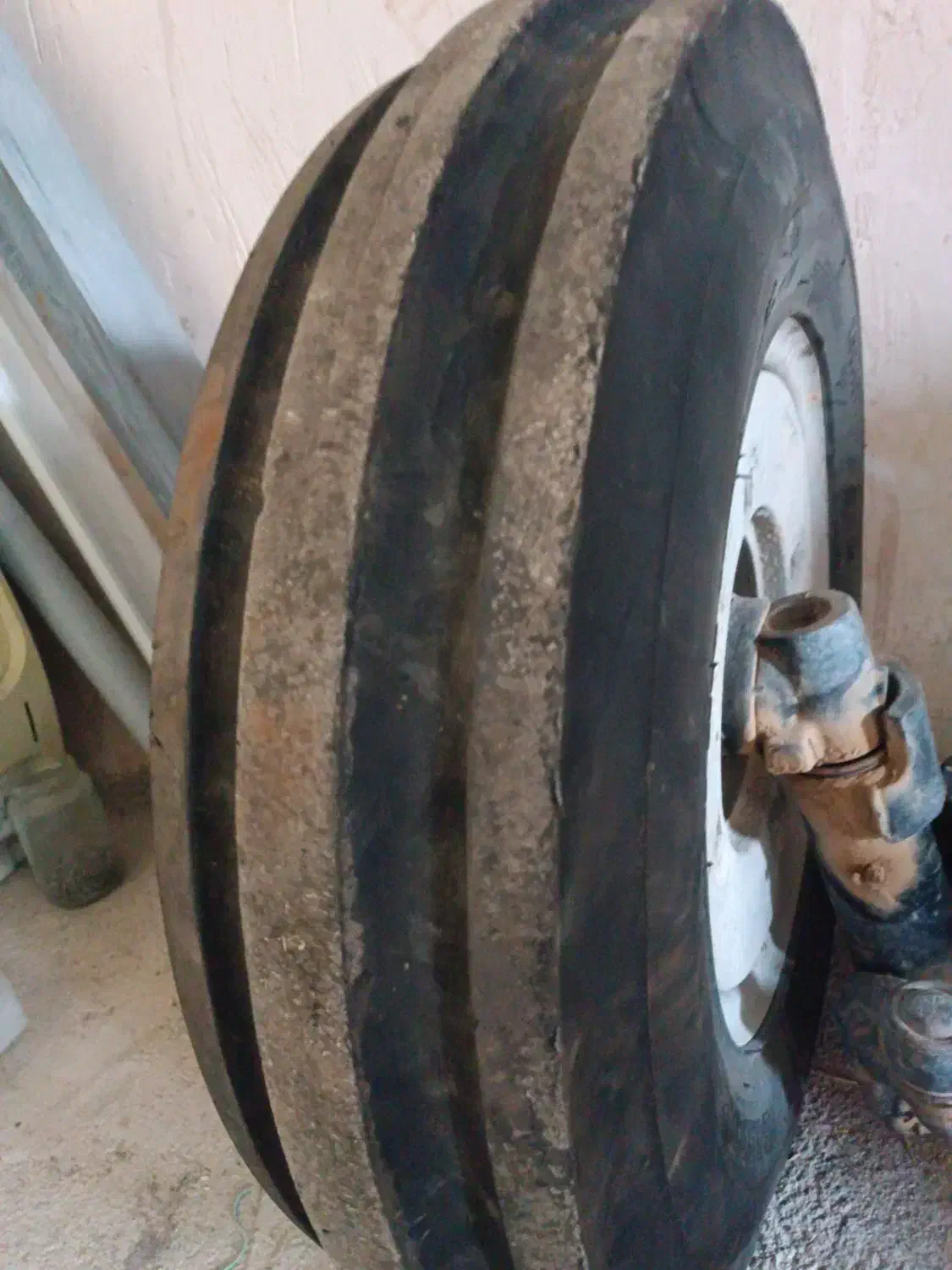 جلوی تراختور ATM|قطعات یدکی و لوازم جانبی|اهر, |دیوار