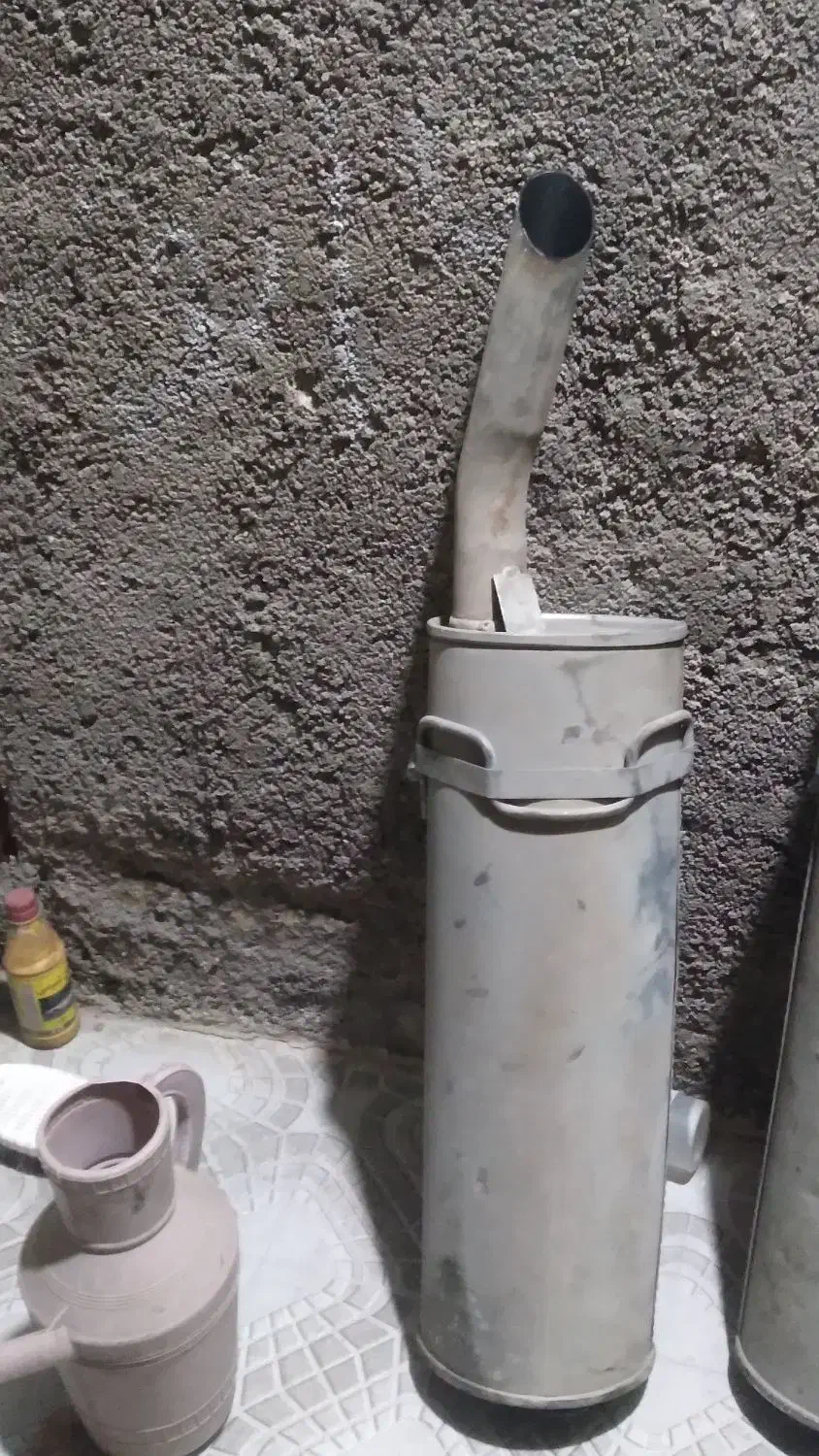 سلام اگزوز شرکتی کاملا سالم نو بدون هیچ مشکلی|قطعات یدکی و لوازم جانبی|خرمآباد, |دیوار