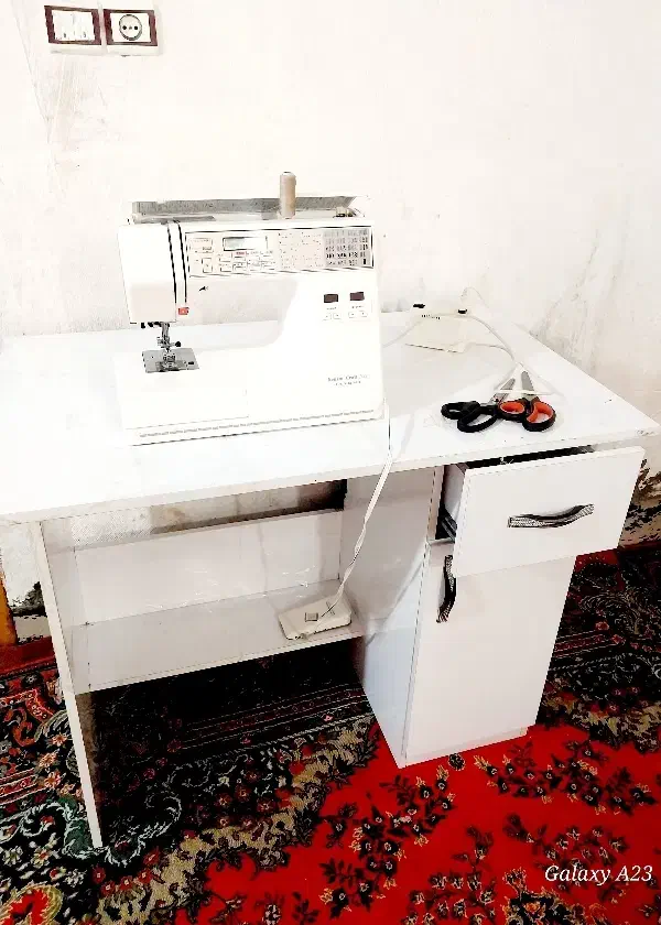 میز کار|میز تحریر و کامپیوتر|لالی, |دیوار