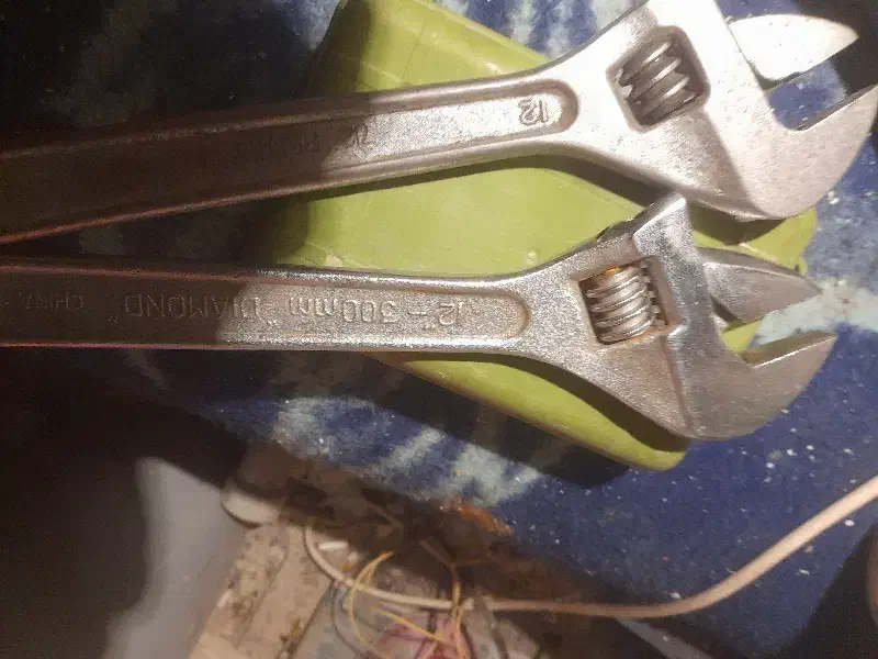 ۲عددآچار فرانسهUSA|ابزارآلات|پردیس, فاز ۸|دیوار