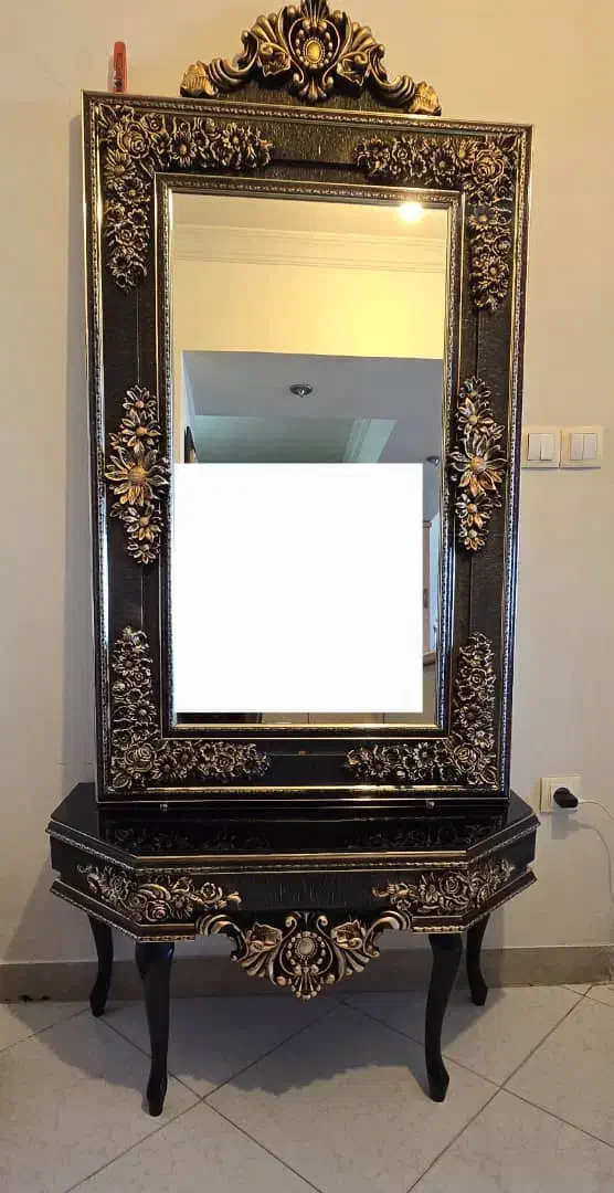 آینه کنسول|بوفه، ویترین، کنسول|اصفهان, خانه اصفهان|دیوار