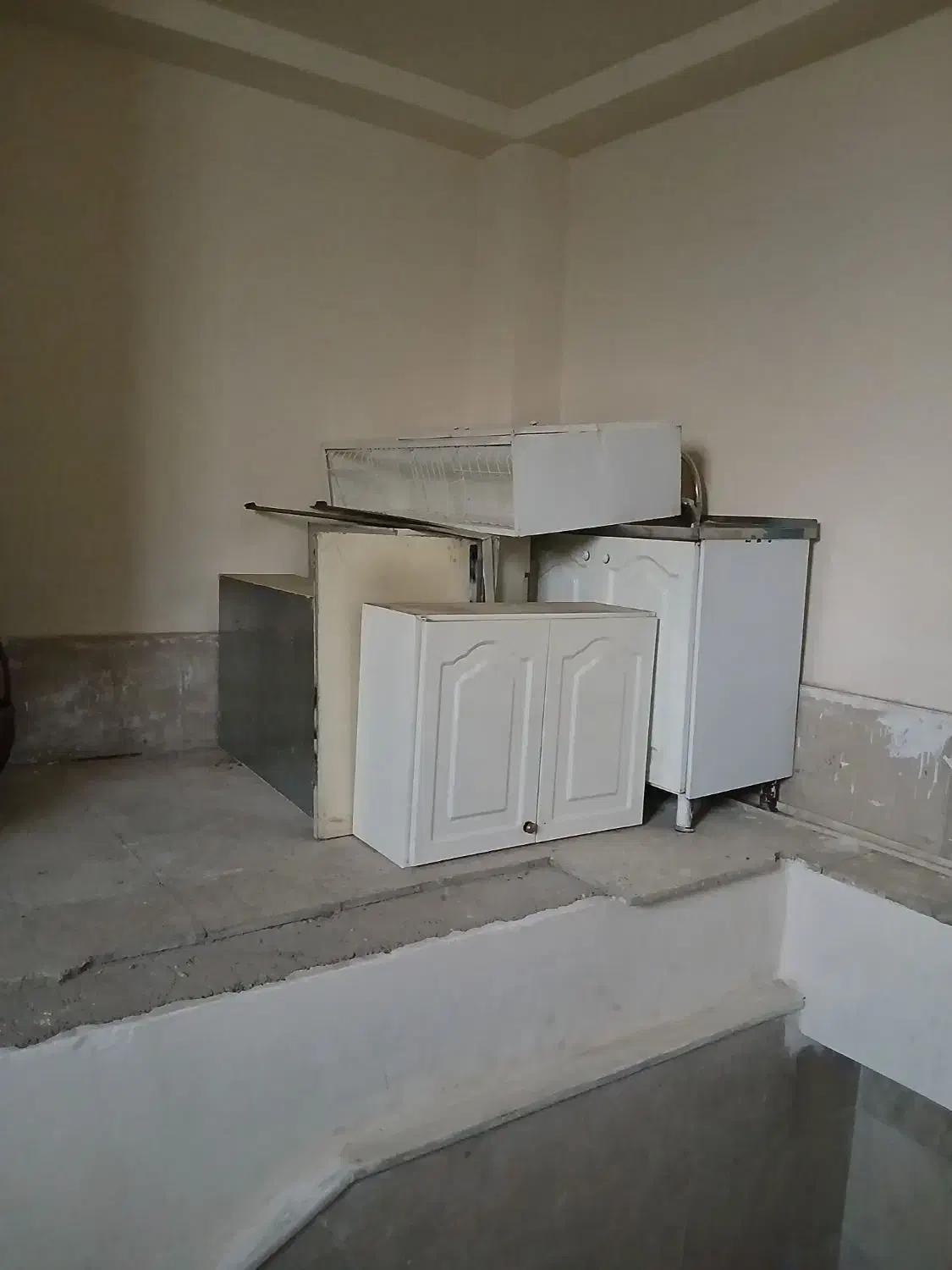 کابینت فلزی درحدنو|آب‌چکان و نظم‌دهنده ظروف|صفادشت, |دیوار