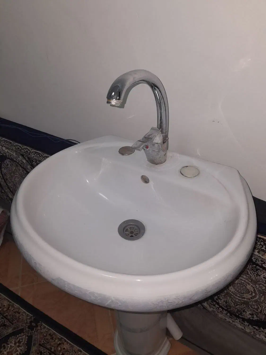 روشویی به همراه شیر و آینه|لوازم سرویس بهداشتی|پاکدشت, پاکدشت (مامازند)|دیوار