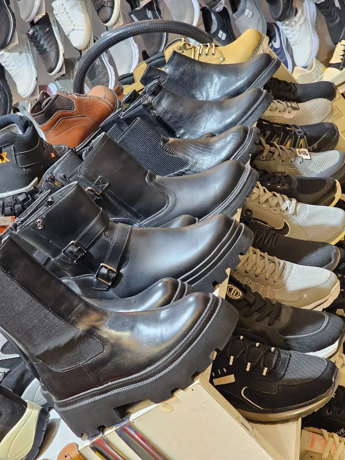 حراج یلدایی نیم بوت مردانه و زنانه|کیف، کفش، کمربند|اصفهان, تخت فولاد|دیوار