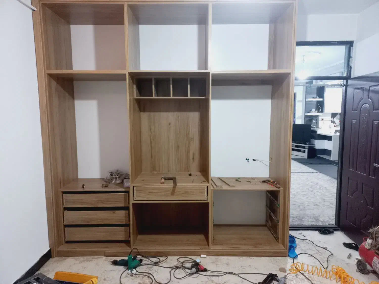 ساخت ونصب تعمیرات انواع کمد کابینت درب اتاقی قرنیز|خدمات پیشه و مهارت|قزوین, |دیوار